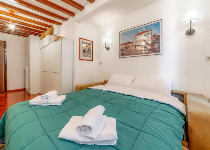 La Galleria - Piazza Di Spagna Apartment Rom